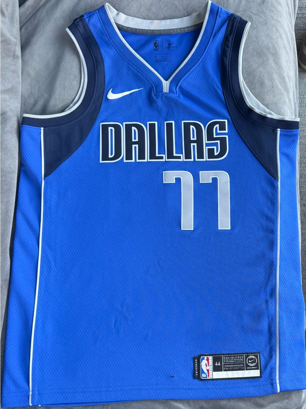 Nike Luka Doncic Dallas Mavericks Icon Jersey Men’s Size M / 44 - EUC